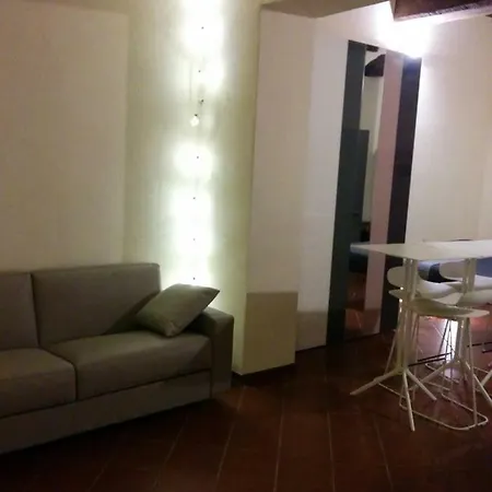 Honey House Apartment Parma