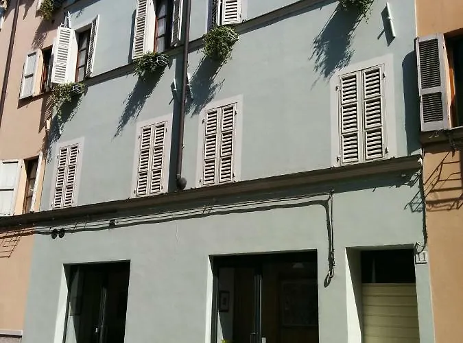 Honey House * Parma
