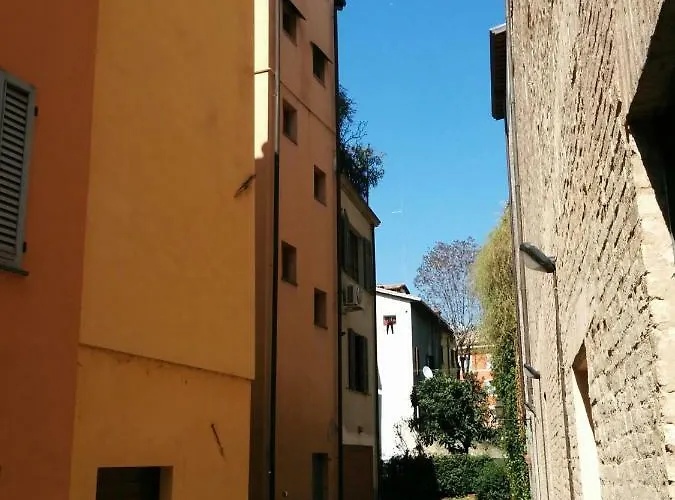 Honey House * Parma